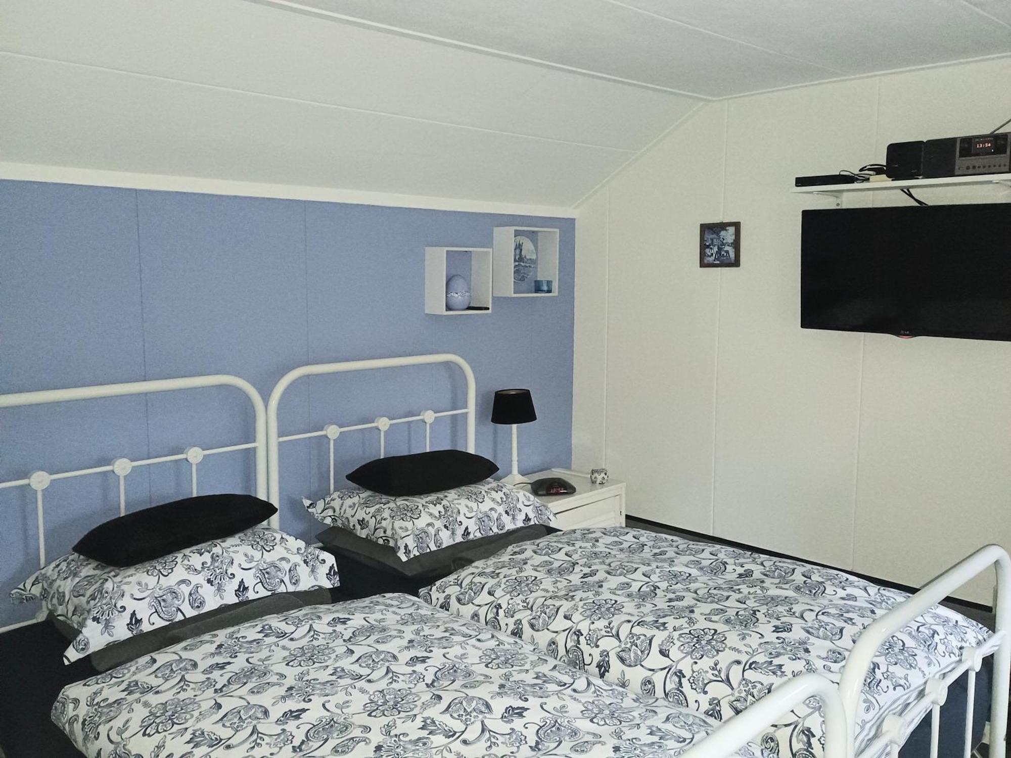 Prive Tuinhuis B&B Elly Sint Pancras Luaran gambar