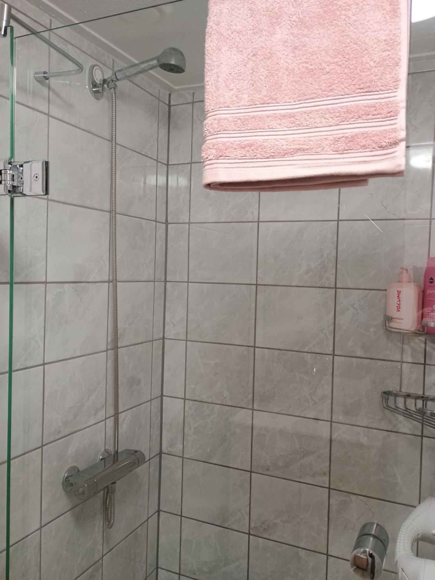 Prive Tuinhuis B&B Elly Sint Pancras Luaran gambar